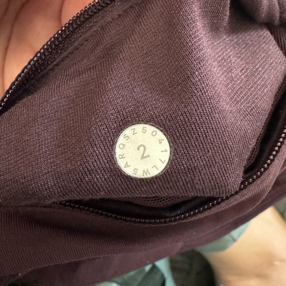 Lululemon Motionful 7/8 Tight 25" Purple Size 2 Leggings - Black Cherry Color - Picture 4 of 5